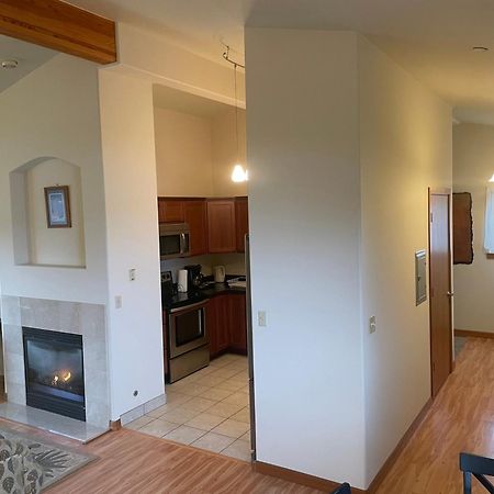 Oceanfront Allyn Apartment מראה חיצוני תמונה
